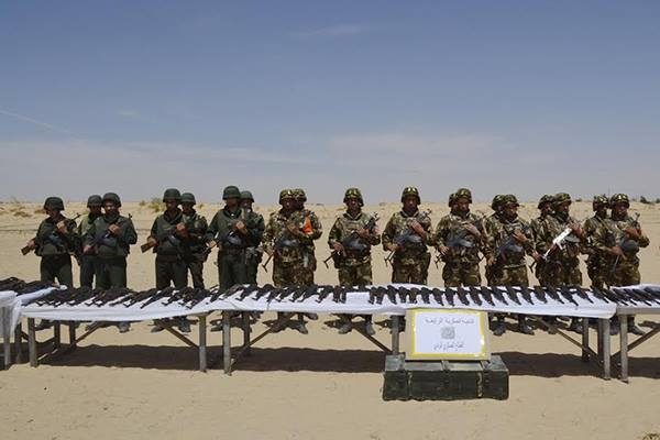الجيش يعثر على (131) قطعة سلاح حربي وذخائر بالوادي