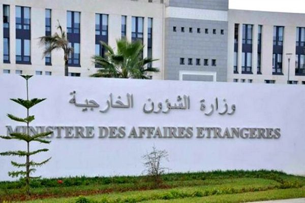 الخارجية تستنفر سفاراتها وقنصلياتها لإنقاذ الجزائر من “الأزمة المالية”