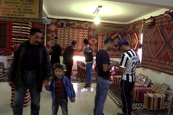 خنشلة: مدينة الأوراس تفتح ذراعيها للحرفيين في عيد الزربية
