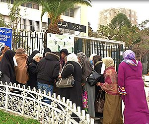 البليدة: نساء مدينة الورود يطالبن بالسكن أمام مقر دائرة مدينة الورود
