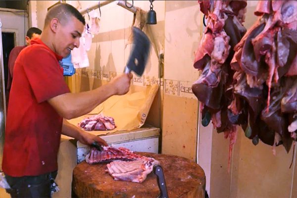 المسيلة: محلاّت بيع اللحوم ببرهوم قبلة المستهلك من جميع الولايات