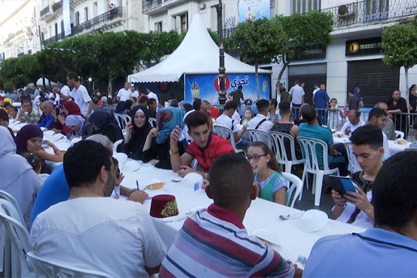 هنكل وبلدية الجزائر الوسطى تنظمان أكبر مائدة إفطار بالعاصمة