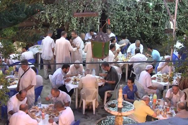 إفطار جماعي في بيت الشيخ الراحل محفوظ نحناح