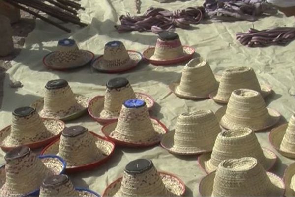 الجلفة: القبعات التقليدية سلاح لمواجهة اشعة الشمس الحارقة