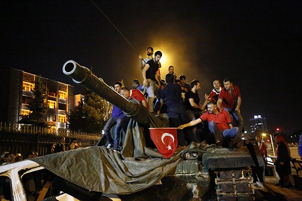 الحدث: محاولة الانقلاب في تركيا.. الأسباب والتداعيات