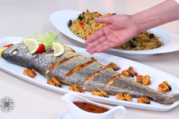 شميشة: طبق اليوم “سمك متبل في الفرن وسلطة شعرية الأرز بفواكه البحر”