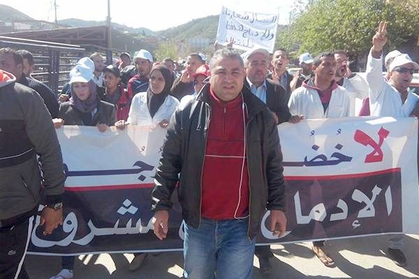“مسيرة الكرامة”.. الفايسبوكيون بين مؤيد و معارض لحراك الأساتذة المتعاقدين