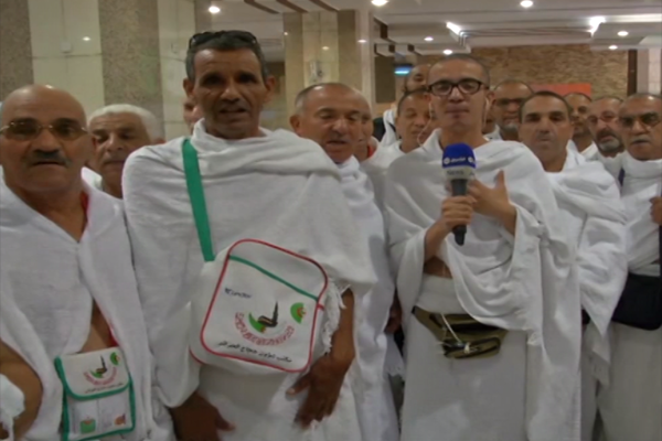 الحجاج الجزائريون يتوافدون من مكة المكرمة إلى مشعر منى في يوم التروية