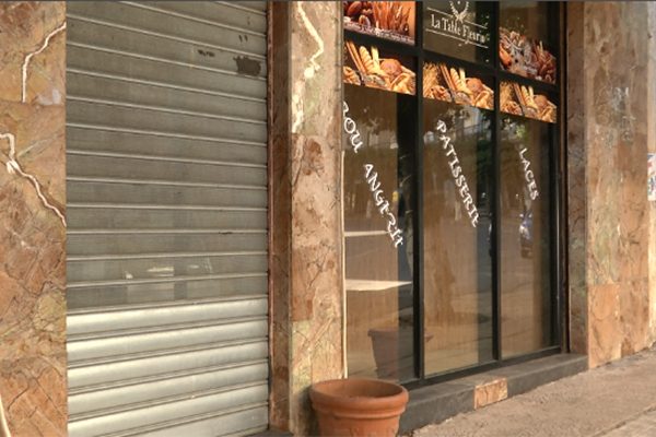 التجار يضربون عرض الحائط تعليمة وزارة التجارة الخاصة بمداومة العيد