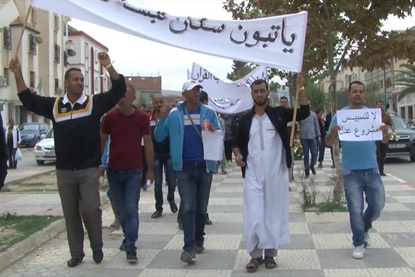 تبسة: مكتتبو”عدل” يخرجون في مسيرة للمطالبة بحقيقة مشروعهم السكني