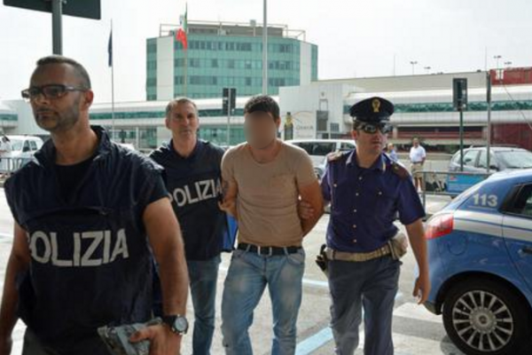 ترحيل جزائري من إيطاليا بتهمة انتمائه لـ “داعش”