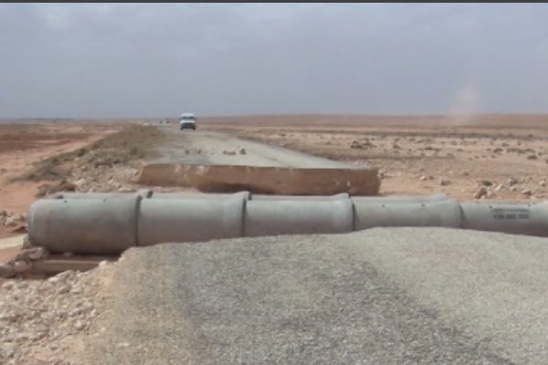 الأغواط: مستعملو طريق حاسي الرمل – بليل يشتكون تردي وضع الطريق
