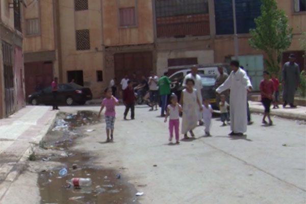 الاغواط: انسداد قنوات الصرف الصحي بحي هواري بومدين بافلو