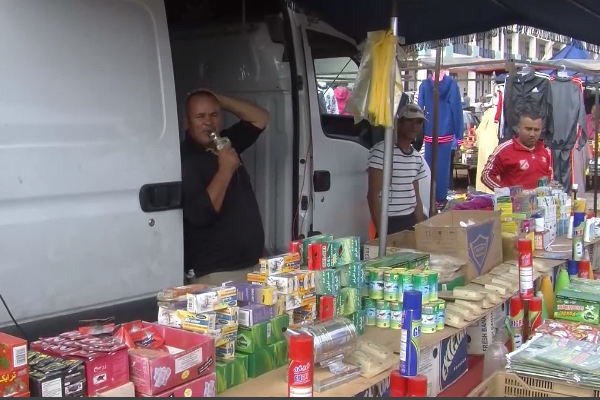 مستغانم: سوق الاثنين…مكانة صامدة في وجه المراكز التجارية