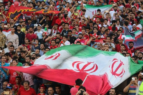 الفيفا تعاقب إتحاد الكرة الإيراني