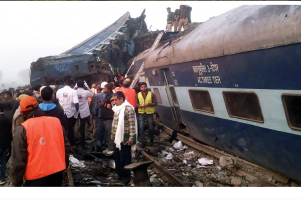 حادث قطار في الهند يخلف 91 قتيلا