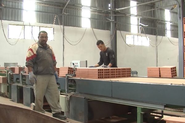 “رايلان” تُعلن عن فتح مصنع لتركيب الأجهزة الإلكترونية بالجلفة