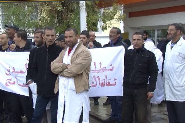 سيدي بلعباس: ممرضو وأعوان الأمن بمستشفى عبد القادر حساني ينددون بتفشي العنف