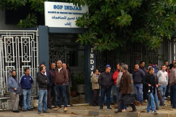 الجزائر: 6 ألاف عامل من شركة “الراك” دون أجور لأربعة أشهر والعمال ينتفضون