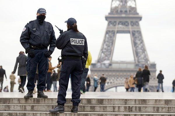 فرنسا تمدد حالة الطوارئ لغاية 15 جويلية 2017